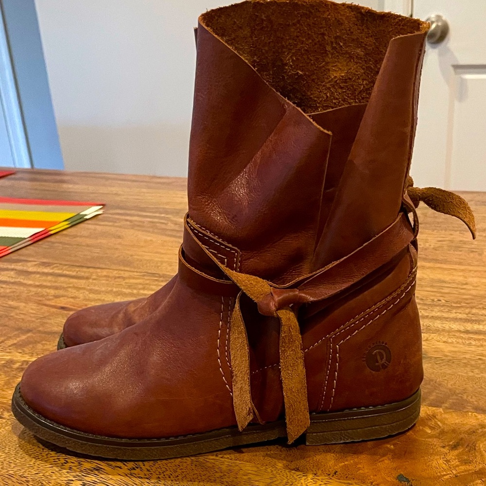 Red or Dead pull on booties